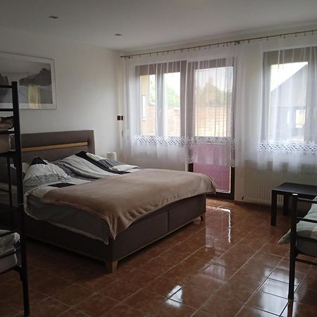 Chalupa V Meruňkovém Sadu Šakvice Chambre photo